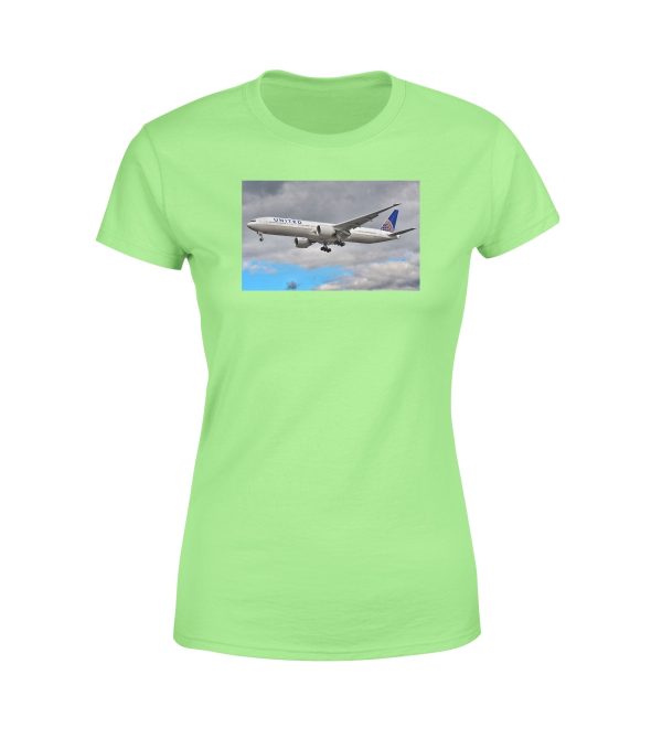 United Airways Boeing 777 Designed Women T-Shirts Hot on Sale