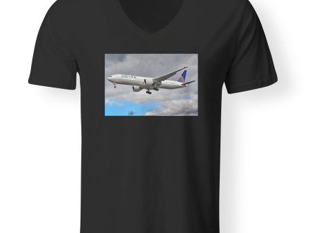 United Airways Boeing 777 Designed V-Neck T-Shirts For Sale